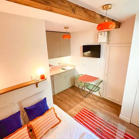 Charming Little In The Heart Of